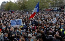 Francie je na nohou, na Slovensku řádí „vichřice“, a co v České republice?          Zima a smrádeček …